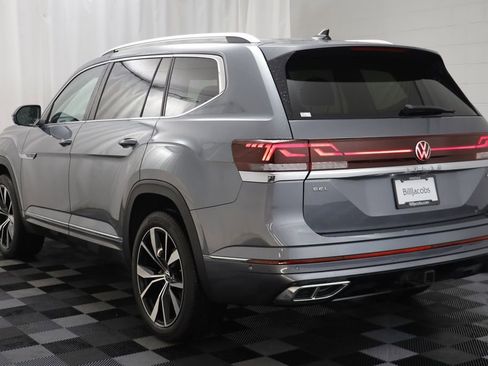Used 2024 Volkswagen Atlas SEL Premium R-Line image 16