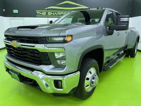 Used 2025 Chevrolet Silverado 3500 LT w/ Safety Package AWD/4WD image 5