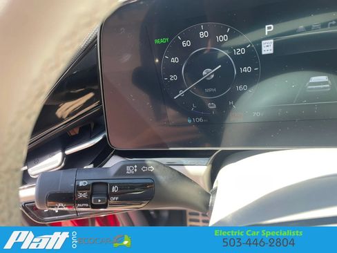Used 2023 Kia Niro Wave w/ Wave Preserve Package FWD image 31