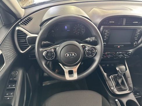 Used 2020 Kia Soul LX image 27