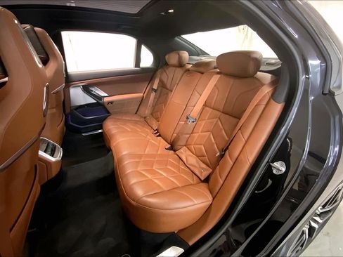 Certified 2023 BMW 760i xDrive image 21