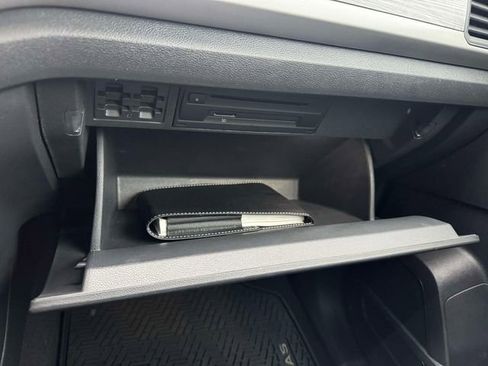 Used 2020 Volkswagen Atlas Cross Sport SE w/ Panoramic Sunroof Package image 40