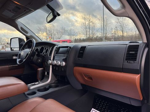 Used 2013 Toyota Tundra Limited image 19