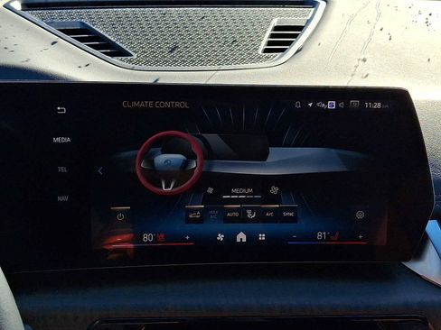 Used 2025 BMW X1 xDrive28i w/ Technology Package image 16