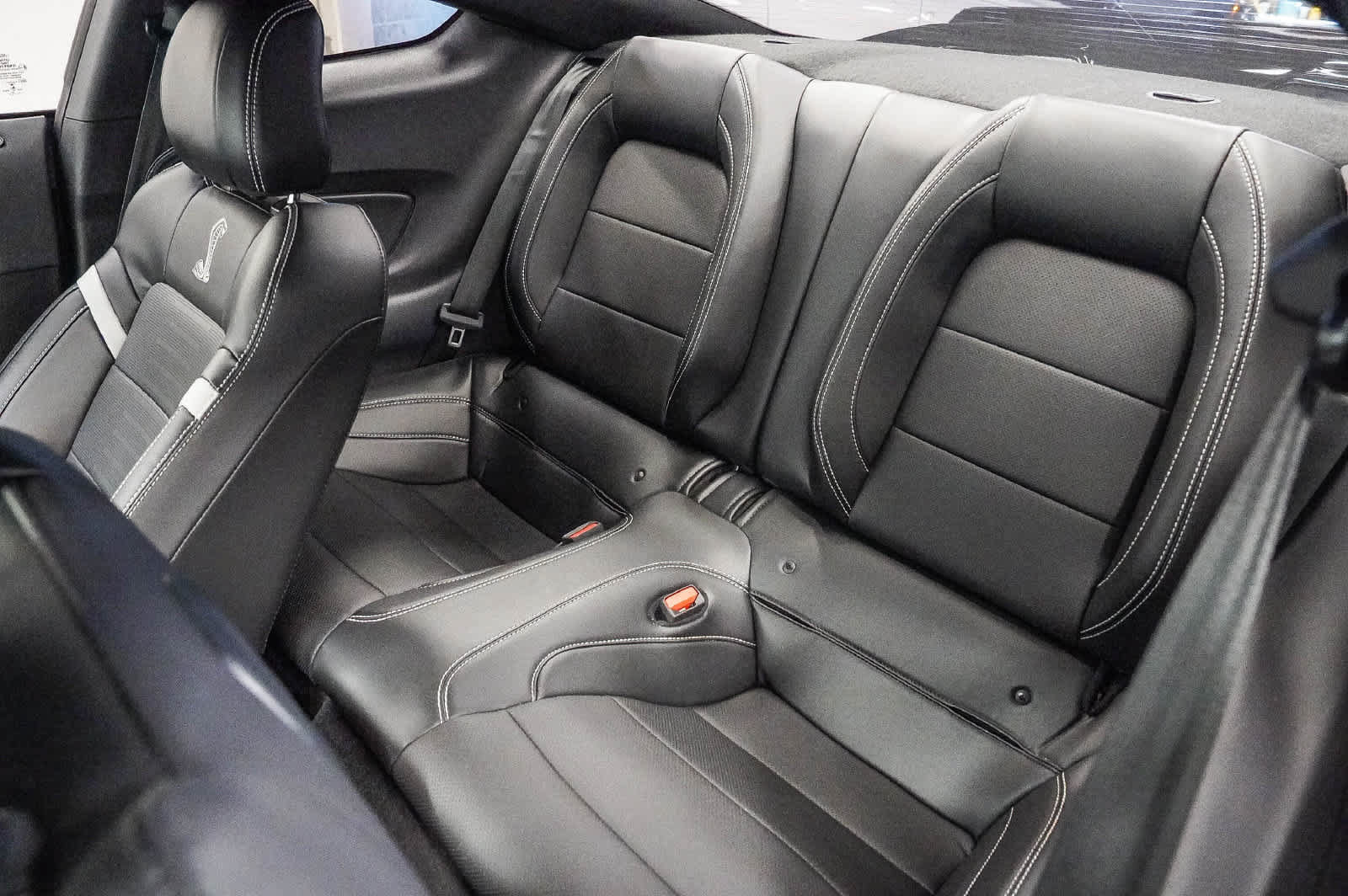 Used 2022 Ford Mustang Shelby GT500 w/ Technology Package RWD image 18