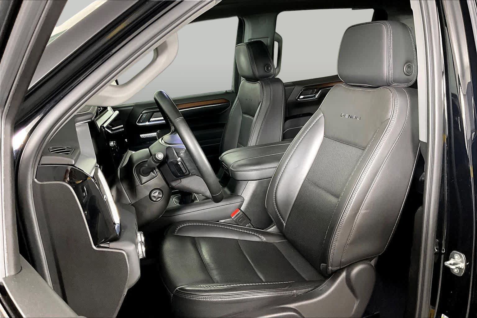 Used 2024 GMC Sierra 1500 Denali w/ Denali Reserve Package RWD image 8