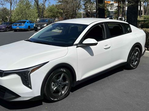 Used 2025 Kia K4 FWD image 46