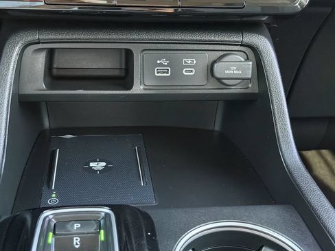 Used 2024 Honda Pilot Touring image 24