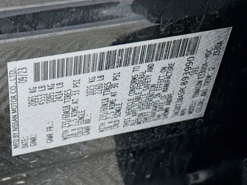 Used 2023 Nissan Rogue SV image 12