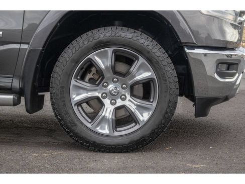 Used 2019 RAM 1500 Laramie AWD/4WD image 9