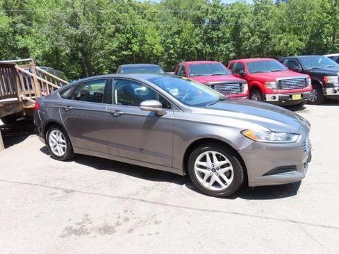 Used 2014 Ford Fusion SE FWD image 5