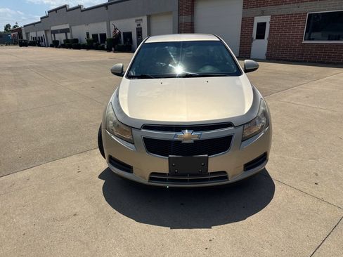 Used 2011 Chevrolet Cruze Eco FWD image 2