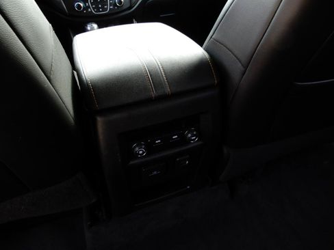 Used 2020 Chevrolet Traverse LT w/ LT Premium Package AWD/4WD image 20