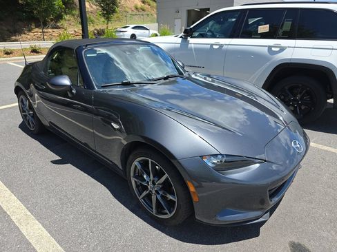 Used 2017 MAZDA MX-5 Miata Grand Touring RWD image 1