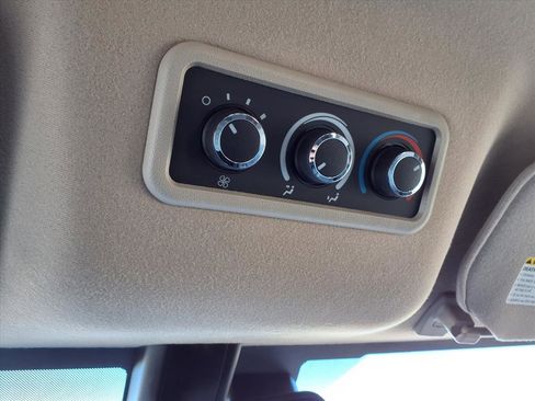 Used 2025 Chevrolet Express 3500 LT w/ LT Preferred Equipment Group image 15