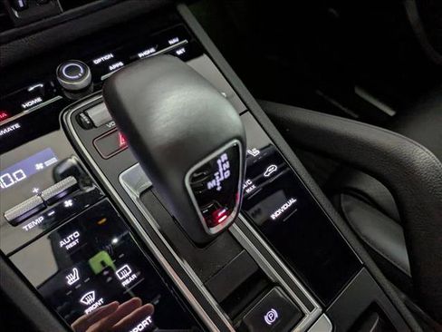 Used 2019 Porsche Cayenne image 17
