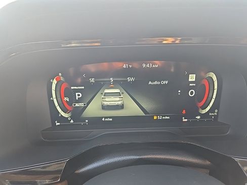 New 2025 Nissan Pathfinder Platinum image 14