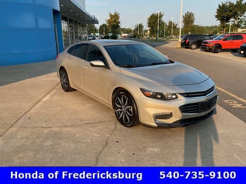 Used 2016 Chevrolet Malibu LT w/ Leather Package FWD image 8