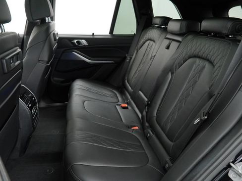 Used 2022 BMW X5 xDrive40i w/ M Sport Package AWD/4WD image 12