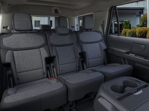 New 2025 Ford Expedition Active image 12