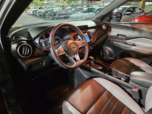Used 2023 Nissan Kicks SR w/ SR Premium Package FWD image 13