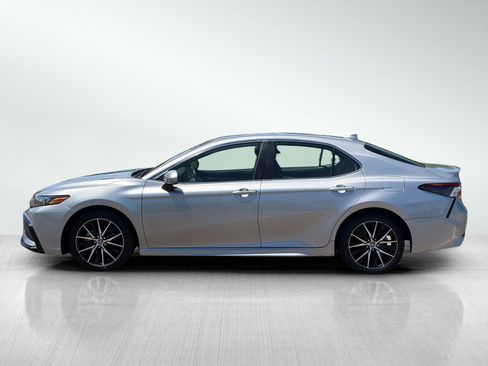 Used 2023 Toyota Camry SE FWD image 4