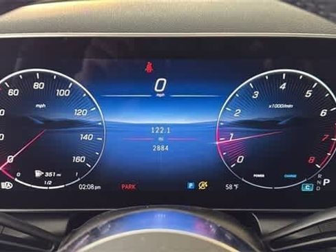 Used 2025 Mercedes-Benz GLC 300 4MATIC image 21