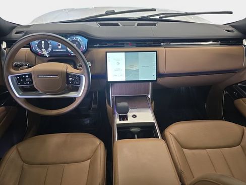 Certified 2025 Land Rover Range Rover SE AWD/4WD image 10