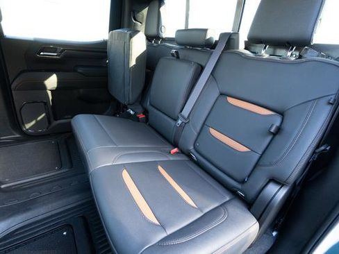 Used 2024 GMC Sierra 1500 AT4 w/ Technology Package image 32