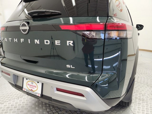 Used 2024 Nissan Pathfinder SL FWD image 20