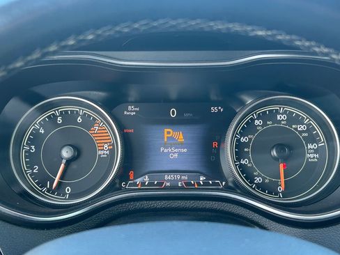 Used 2019 Jeep Cherokee Trailhawk w/ Cold Weather Group image 22