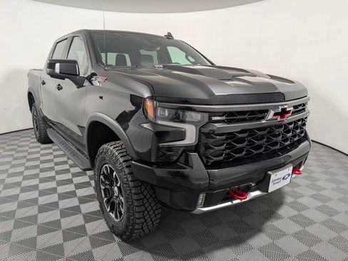 Used 2023 Chevrolet Silverado 1500 ZR2 w/ Technology Package AWD/4WD image 1