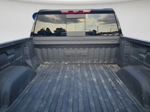 Used 2025 GMC Sierra 1500 AT4 w/ Technology Package AWD/4WD image 9