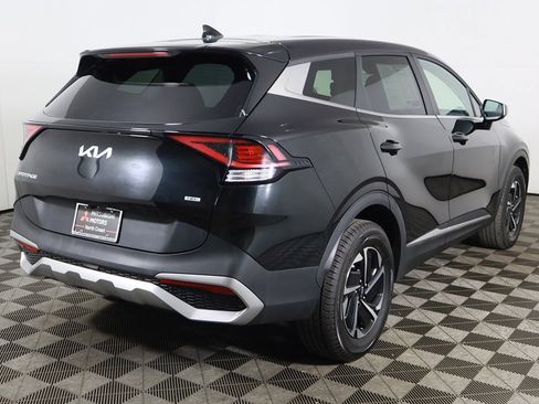 Used 2023 Kia Sportage LX image 8