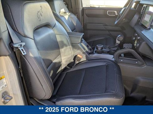 New 2025 Ford Bronco Badlands image 18