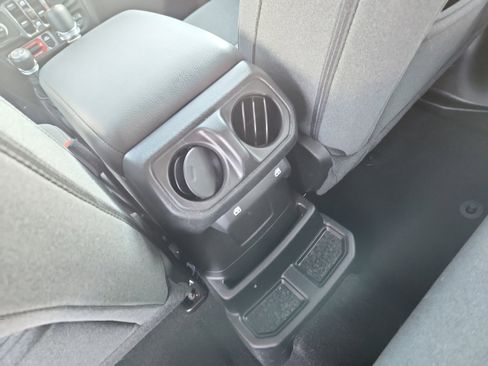 Used 2025 Jeep Wrangler Willys image 33