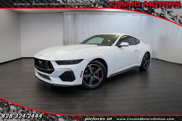 Used 2025 Ford Mustang Coupe RWD image 1