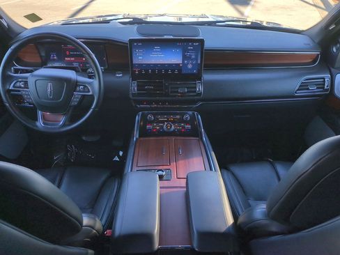 Certified 2024 Lincoln Navigator L Reserve image 16