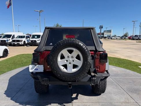 Used 2010 Jeep Wrangler Unlimited Sport image 5