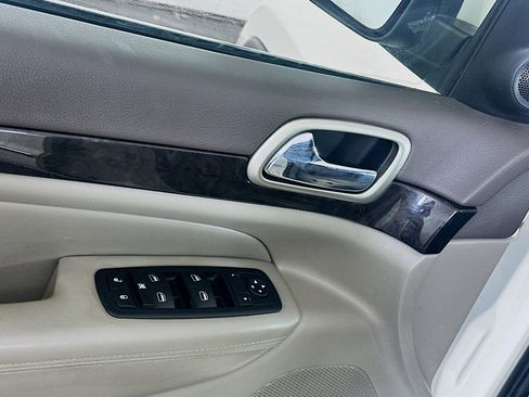 Used 2011 Jeep Grand Cherokee Laredo w/ Trailer Tow Group image 15