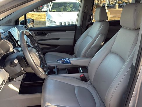 Certified 2024 Honda Odyssey EX-L image 5