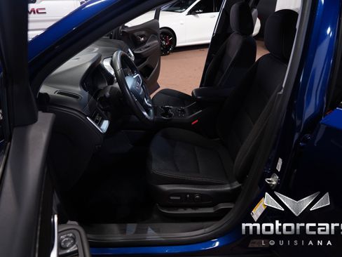 Used 2023 GMC Terrain SLE w/ Driver Convenience Package image 26