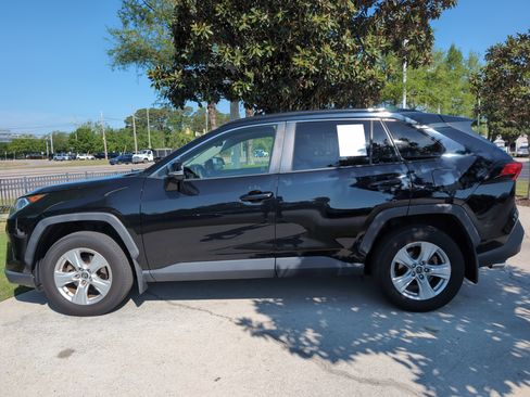 Used 2019 Toyota RAV4 XLE w/ Convenience Package image 7