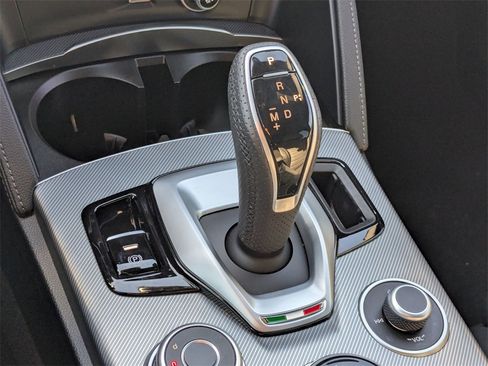 Used 2023 Alfa Romeo Stelvio Veloce image 12