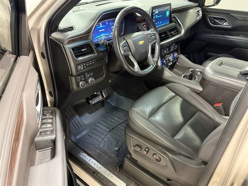 Used 2022 Chevrolet Suburban LT image 10