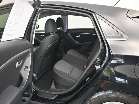 Used 2016 Hyundai Elantra GT FWD image 21