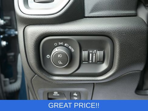 Used 2023 RAM 1500 Laramie AWD/4WD image 16