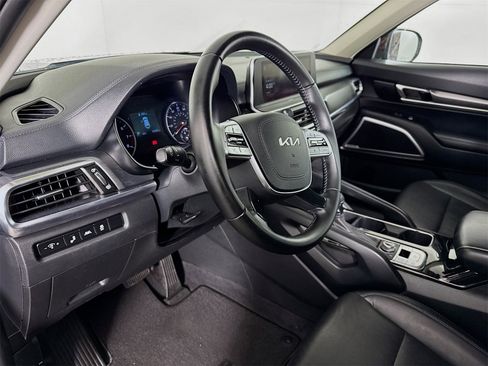 Used 2022 Kia Telluride LX image 6