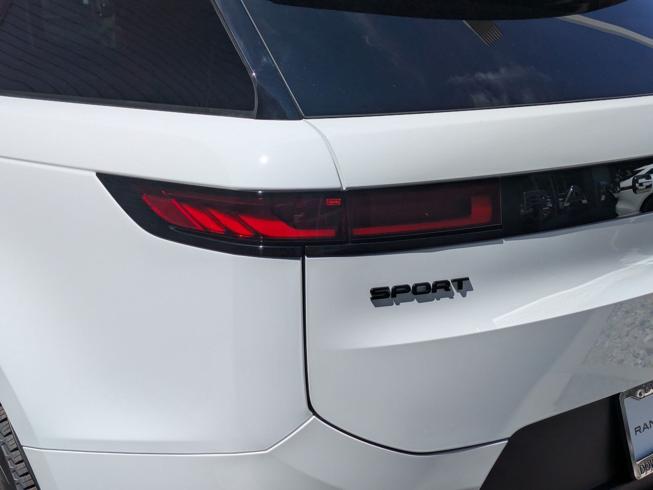 New 2026 Land Rover Range Rover Sport SE AWD/4WD image 12