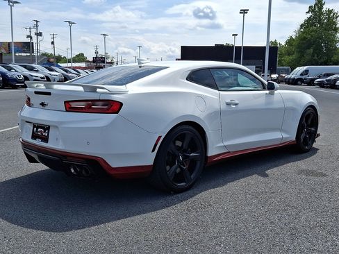 Used 2016 Chevrolet Camaro SS RWD image 5